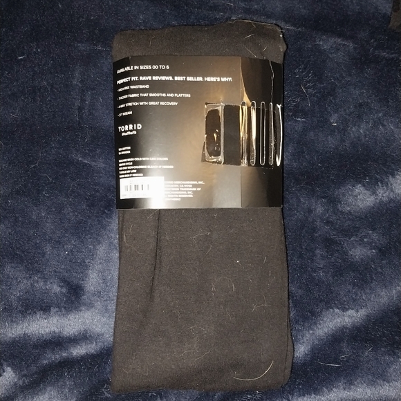 NWT Torrid Full Length Premium Patch Pocket Legging - Size 3 - Picture 3 of 3